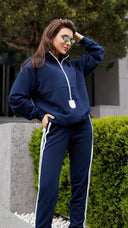 Костюм з акцентною блискавкою