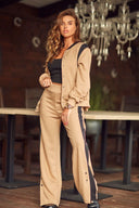 Костюм з бомбером і розрізом