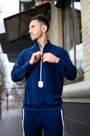 Костюм з акцентною блискавкою