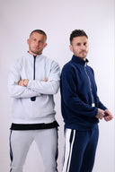 Костюм з акцентною блискавкою