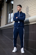 Костюм з акцентною блискавкою