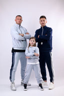 Костюм з акцентною блискавкою