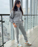 Костюм з акцентною блискавкою