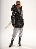 Пуховик з високим коміром