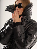 Пуховик з високим коміром